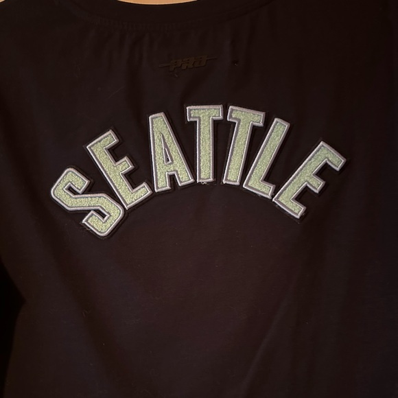 Seattle Kraken cropped shirt - Picture 2 of 3